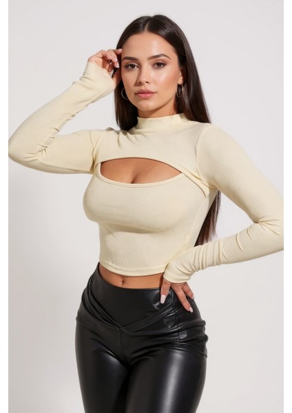 Kadın Ekru Göğüs Dekolteli Uzun Kollu Cut Out Crop Top Bluz – Şık, Rahat ve Kolay Kombinlenebilir fiyatları