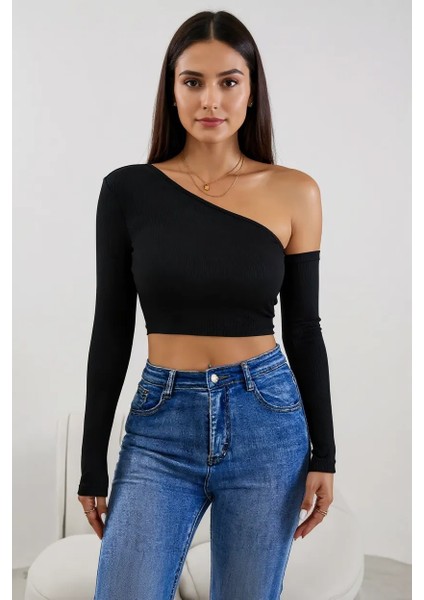 Kadın Siyah Tek Omuz Detaylı Uzun Kol Crop Top Bluz – Şık, Rahat ve Kolay Kombinlenebilir