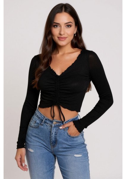 Kadın Siyah Uzun Kollu Büzdürme Bağcık Detaylı Crop Top Bluz – Şık, Rahat ve Kolay Kombinlenebilir