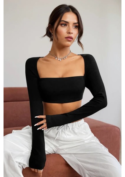 Kadın Siyah Uzun Kol Göğüs ve Sırt Dekolteli Crop Top Bluz – Şık, Rahat ve Kolay Kombinlenebilir