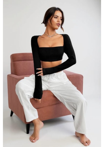 Kadın Siyah Uzun Kol Göğüs ve Sırt Dekolteli Crop Top Bluz – Şık, Rahat ve Kolay Kombinlenebilir modelleri