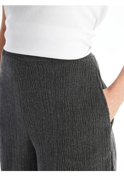 Yeni Sezon Kadın Beli Lastikli Düz Şort modelleri