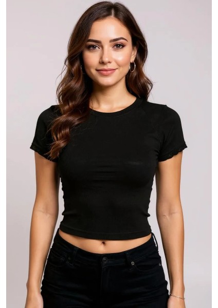 Kadın Siyah Göğsü ve Kolları Dantelli Fiyonklu Kısa Kol Crop Top Bluz – Şık, Rahat ve Kolay Kombinlenebilir fiyatları
