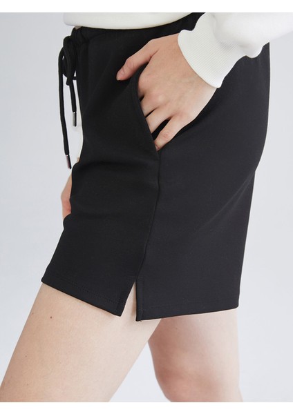Yeni Sezon Beli Lastikli Kadın Şort indirimleri