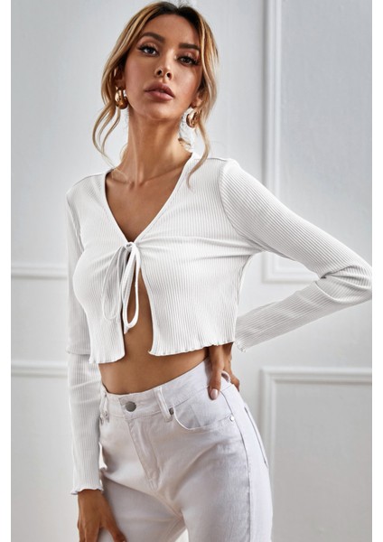 Kadın Beyaz Uzun Kollu Önden Bağlama Detaylı Crop Top Bluz – Şık, Rahat ve Kolay Kombinlenebilir fırsatları