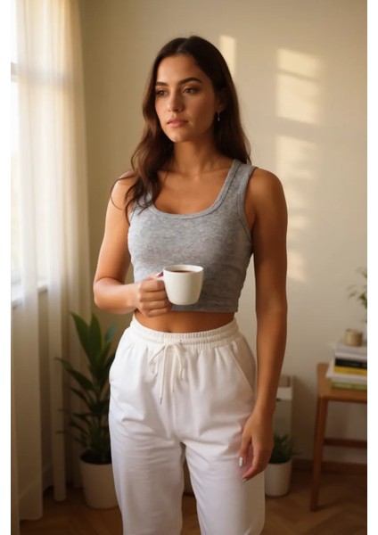 Kadın Gri Kare Yaka Crop Top Bluz – Şık, Rahat ve Kolay Kombinlenebilir fiyatları