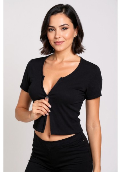 Kadın Siyah Çift Fermuarlı Yarım Kol Crop Top Bluz – Şık, Rahat ve Kolay Kombinlenebilir fiyatları