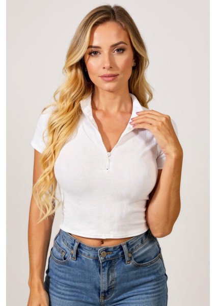 Kadın Beyaz Yarım Fermuarlı ve Kısa Kollu Crop Top Bluz – Şık, Rahat ve Kolay Kombinlenebilir fiyatları
