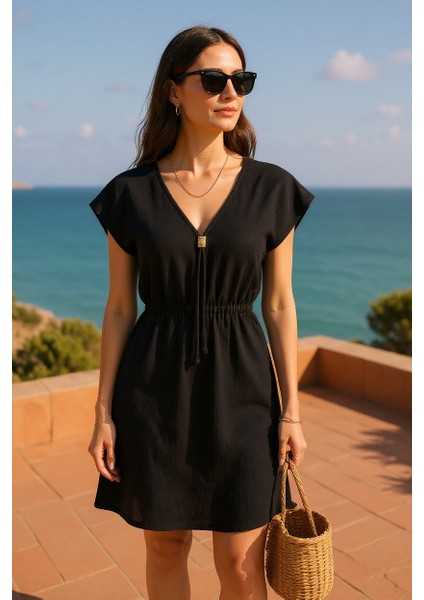 Kadın Siyah Yanları Yırtmaçlı Tokalı V Yaka Mini Plaj Elbisesi – Şık, Rahat ve 4 Mevsim Kullanıma Uygun fiyatları
