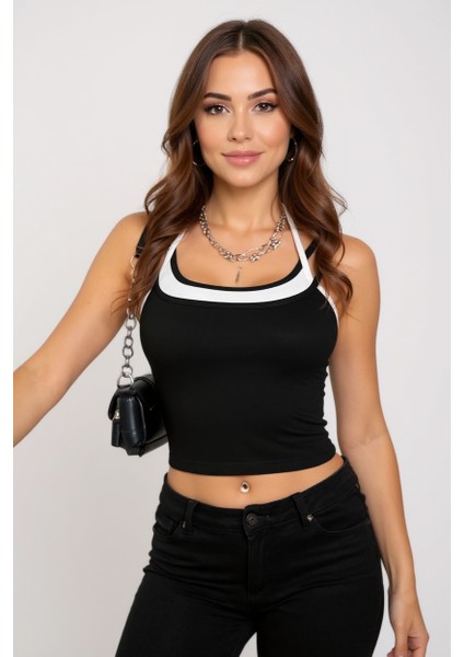 Kadın Beyaz Siyah Çift Renk Çapraz Askılı Crop Top Bluz – Şık, Rahat ve Kolay Kombinlenebilir