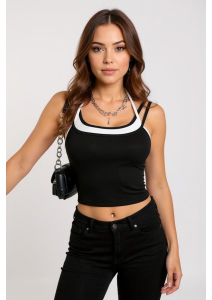 Kadın Beyaz Siyah Çift Renk Çapraz Askılı Crop Top Bluz – Şık, Rahat ve Kolay Kombinlenebilir