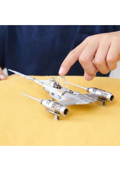 Star Wars Micro Galaxy Squadron Figür ve Araç Seti - The Mandalorian's N-1 Starfighter SWJ0091 fırsatları