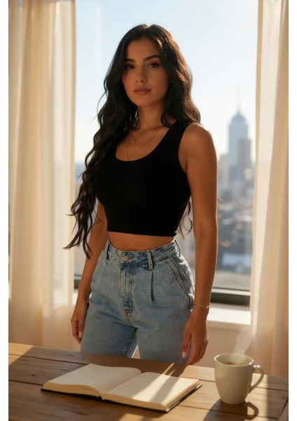 Kadın Siyah Kare Yaka Crop Top Bluz – Şık, Rahat ve Kolay Kombinlenebilir fiyatları