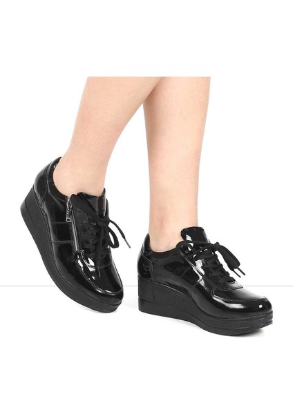 Kadın Siyah Bağcıklı Fermuarlı Rugan Dolgu Topuklu Deri Ayakkabı