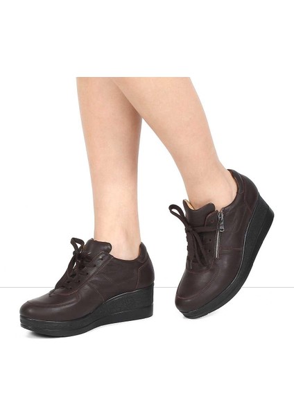 Kadın Kahverengi Bağcıklı Fermuarlı Dolgu Topuklu Deri Ayakkabı