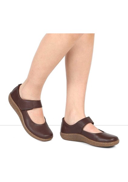 Kadın Kahverengi Bilekten Bantlı Deri Ayakkabı