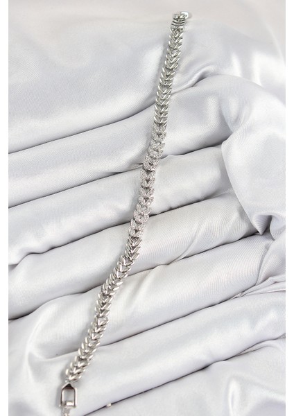 Pirinç Zirkon Taşlı Sıralı Yaprak Model Gümüş Renk Kadın Bileklik - TJ-BB7532 fırsatları