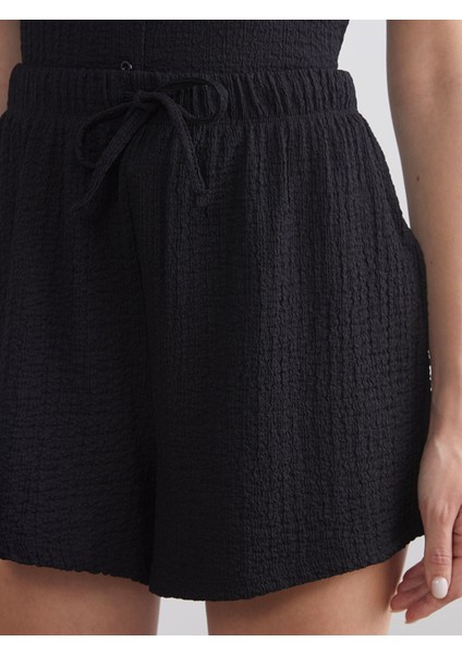 Yeni Sezon Beli Lastikli Dokulu Kadın Şort modelleri