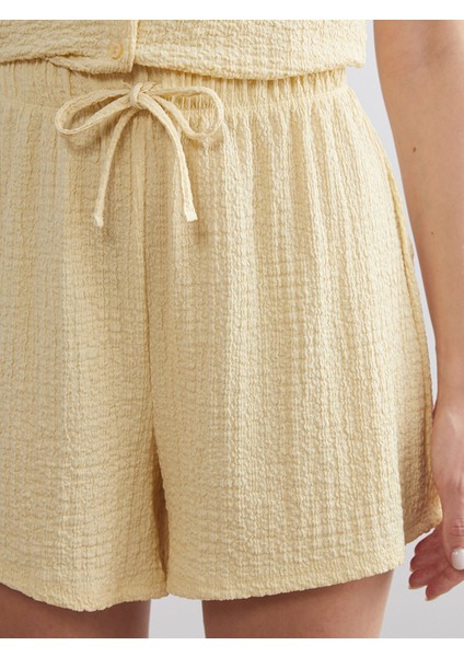 Yeni Sezon Beli Lastikli Dokulu Kadın Şort modelleri