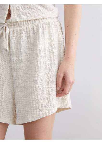 Yeni Sezon Beli Lastikli Dokulu Kadın Şort modelleri