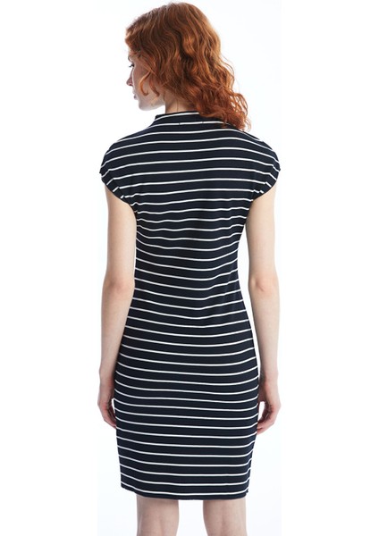 Yeni Sezon Dik Yaka Çizgili Elbise fırsatları