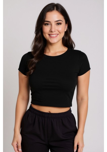 Kadın Siyah Yuvarlak Yaka Yarım Kol Crop Top Bluz – Şık, Rahat ve Kolay Kombinlenebilir