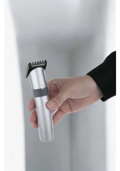 4 Taraklı Profesyonel Şarjlı Saç ve Sakal Kesme Tıraş Makinesi Seti fırsatları