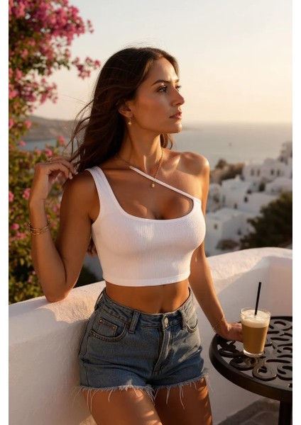 Kadın Beyaz Tek Omuzlu Çapraz Askılı Crop Top Büstiyer