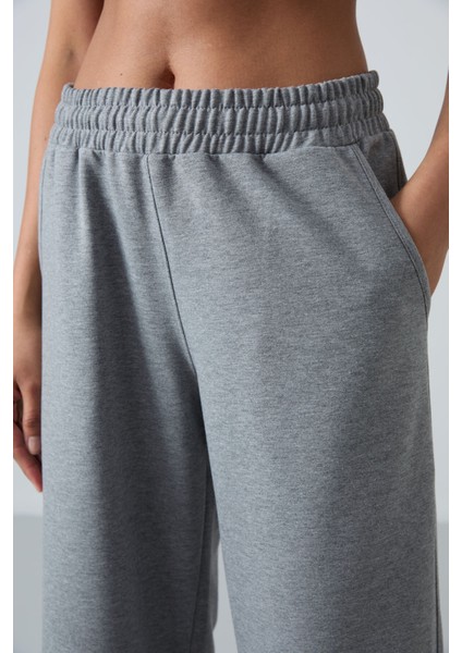 Gri Melanj Yüksek Bel Cepli Rahat Form Geniş Paça Kadın Eşofman Alt - 94567