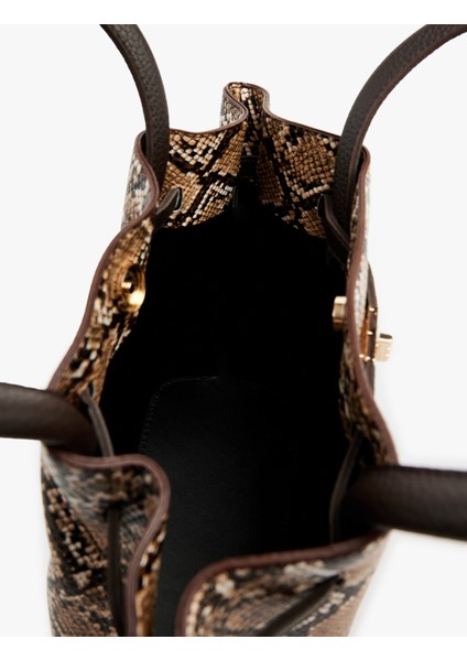Saplı Metal Tokalı Yılan Derisi Desenli Tote Çanta modelleri