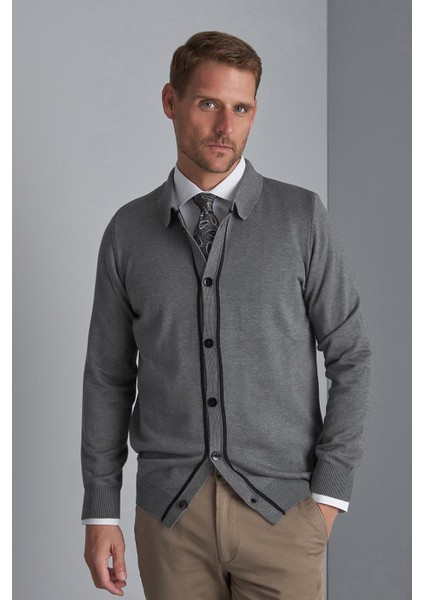 Gri Standart Fit Dar Kalıp Düğmeli Düz Uzun Kollu Triko Hırka