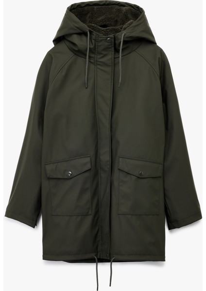 Deri Görünümlü Içi Suni Kürklü Fermuarlı Cepli Su Geçirmez Kapüşonlu Mont modelleri