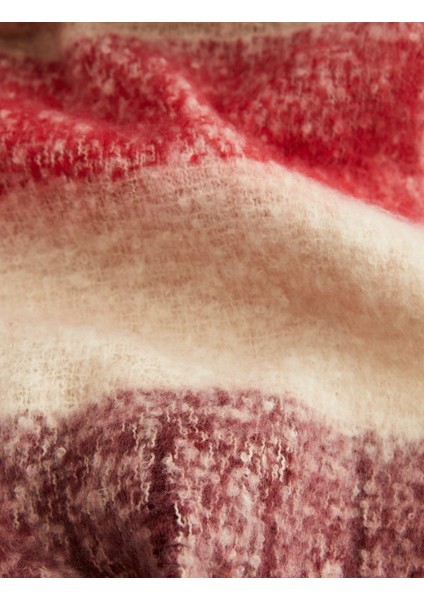 Yumuşak Dokulu Renk Bloklu Püsküllü Uzun Atkı modelleri