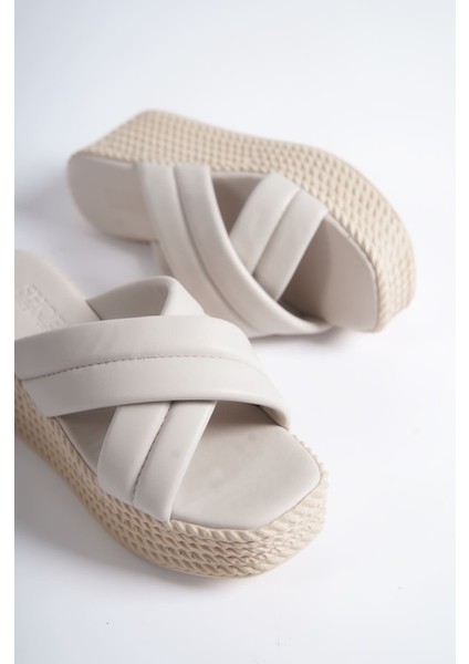 Joymıx Dolgu Topuklu Ortopedik Taban Hasır Görünümlü Kadın Terlik Ckt - Krem indirimleri