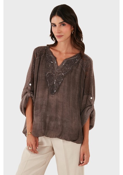 Via Dante Oversize V Yaka Pul Dantel Detaylı Bluz Bayan Bluz 690822 indirimleri
