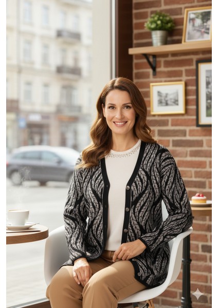 Kadın Kışlık Yünlü Örme Anne Hırka V Yaka Sümbül Motifli Çift Cepli Düğmeli Likralı Rahat indirimleri