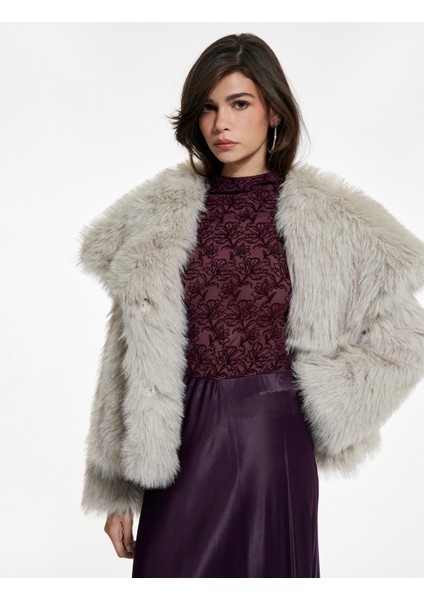 Slim Fit Uzun Kollu Hafif Dik Yaka Transparan Dantelli Tişört