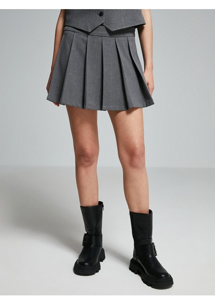 Yeni Sezon Beli Fermuarlı Pileli Kadın Şort Etek fiyatları