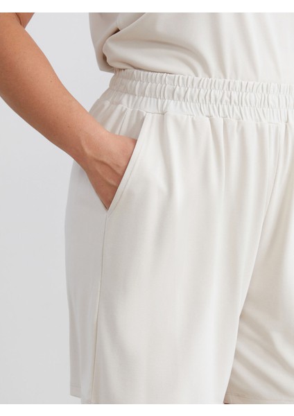 Yeni Sezon Beli Lastikli Modal Karışımlı Kadın Şort modelleri