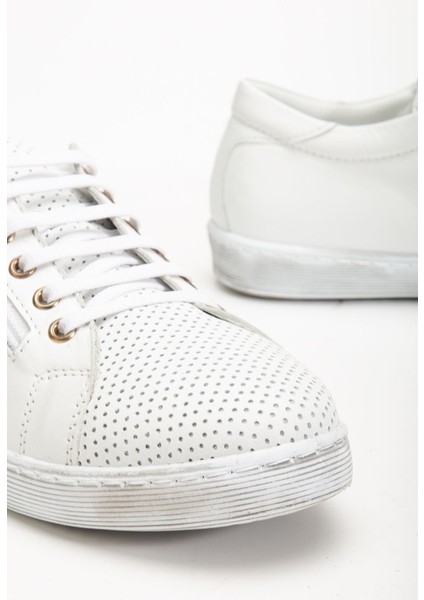 Kadın Beyaz Hakiki Deri Delikli Spor Ayakkabı modelleri