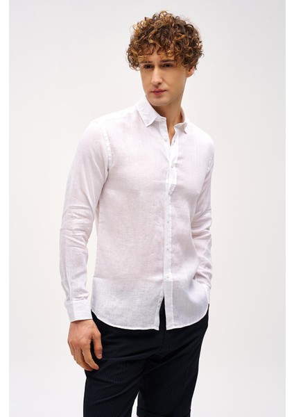 Beyaz Dynamic Fit Düğmeli Yaka Düz Uzun Kollu Cepsiz %100 Keten Gömlek