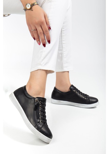 Kadın Siyah Hakiki Deri Delikli Spor Ayakkabı fırsatları