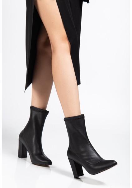 Kadın Siyah Streç Cilt Sivri Burun Kalın Topuklu Bot modelleri