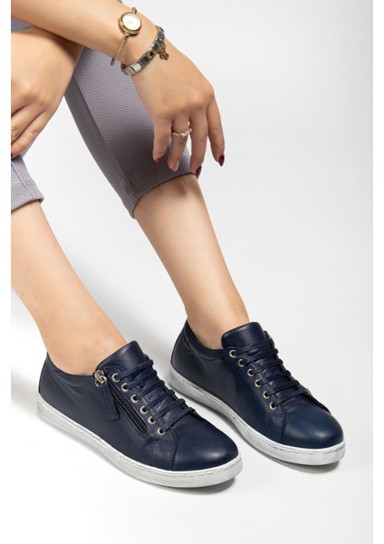 Kadın Lacivert Hakiki Deri Yandan Fermuarlı Bağcıklı Spor Ayakkabı fırsatları