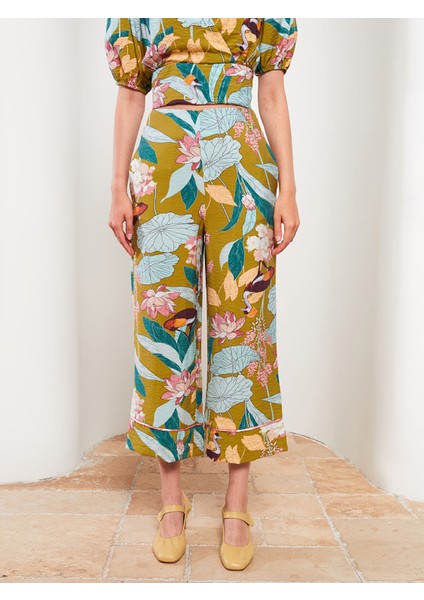 Yeni Sezon Yüksek Bel Standart Fit Çiçekli Kadın Kapri fırsatları