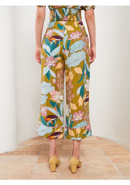 Yeni Sezon Yüksek Bel Standart Fit Çiçekli Kadın Kapri indirimleri