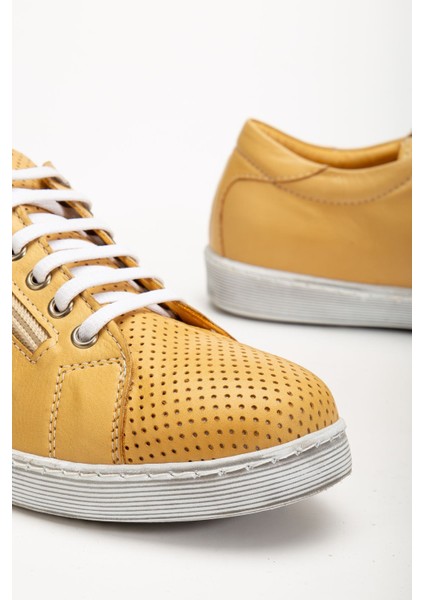 Kadın Sarı Hakiki Deri Delikli Spor Ayakkabı modelleri