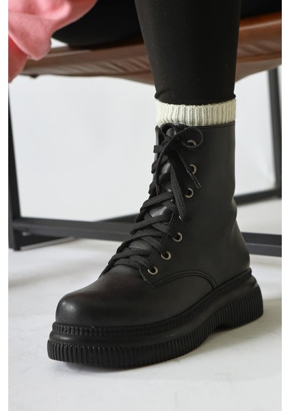 Kadın Yüksek Tabanlı Bağcıklı Fermuarlı Siyah Postal Kışlık Bot