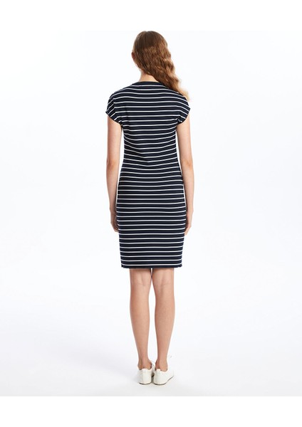 Yeni Sezon Dik Yaka Çizgili Elbise fırsatları