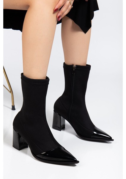 Kadın Siyah Streç Rugan Bilekli Orta Boy Topuklu Bot